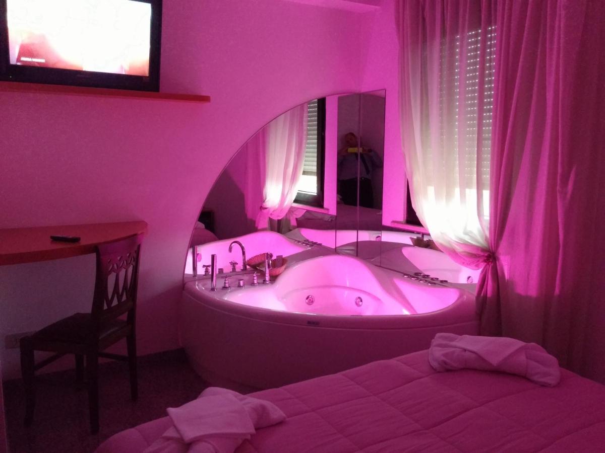 Hotel Memory Rimini Eksteriør bilde